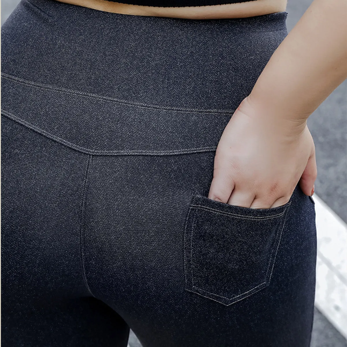 Plus Size High Waisted Tummy Control Butt Lifting Black Fleece Lined Leggings with Pockets